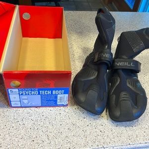 Like new in box 5mm oneill psycho tech winter surfing boots booties. Size 9.